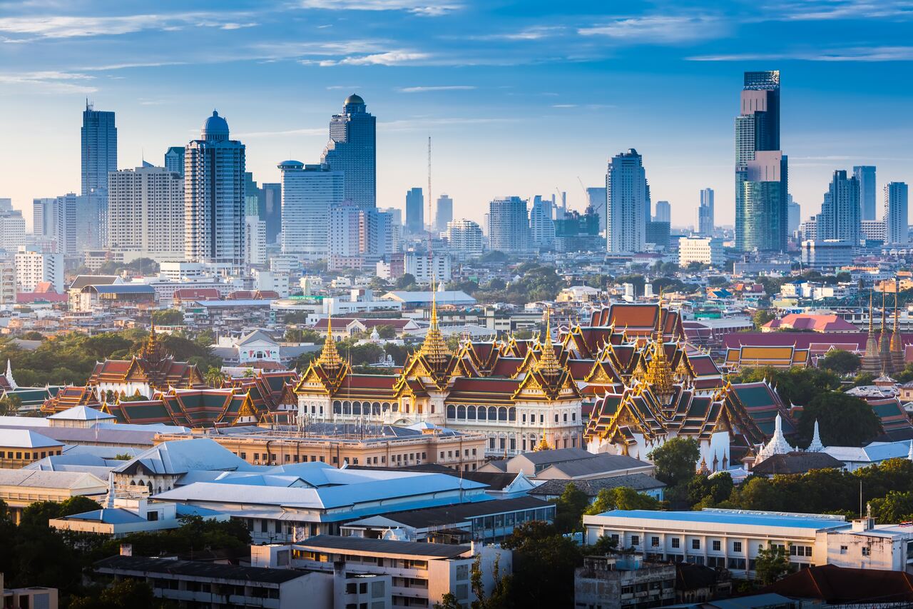 the-grand-palace-of-bangkok-thailand-2023-11-27-05-31-28-utc_Easy-Resize.com